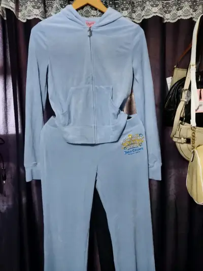 Conjunto  azul Juicy Couture con capucha - miniatura 4