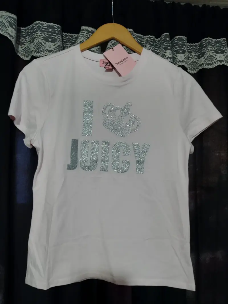 Polera Juicy Couture con Diseño Brillante - 1
