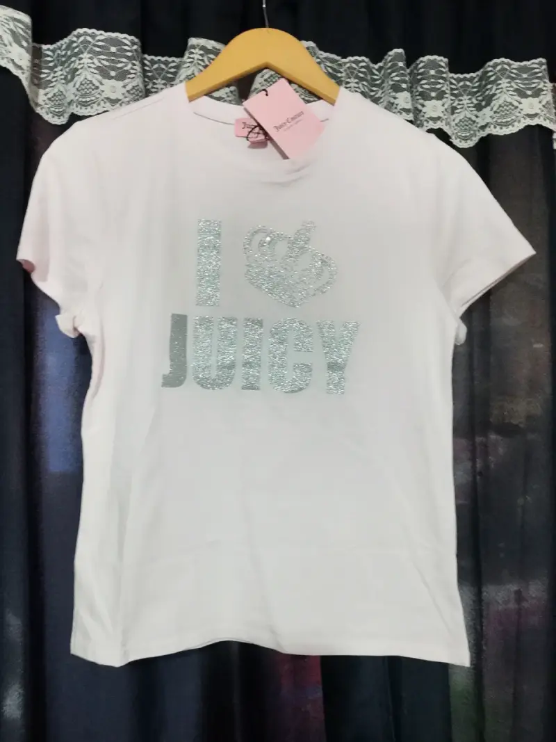 Polera Juicy Couture con Diseño Brillante - 2