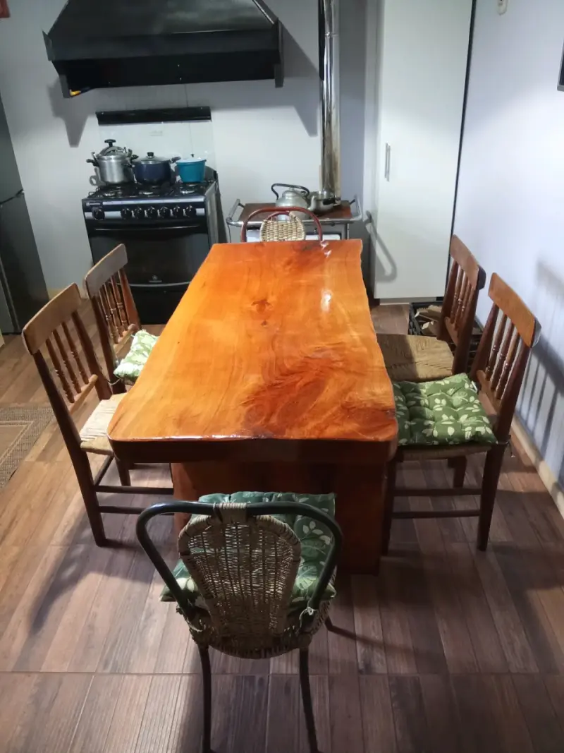 Mesa rústica de Rauli - 5