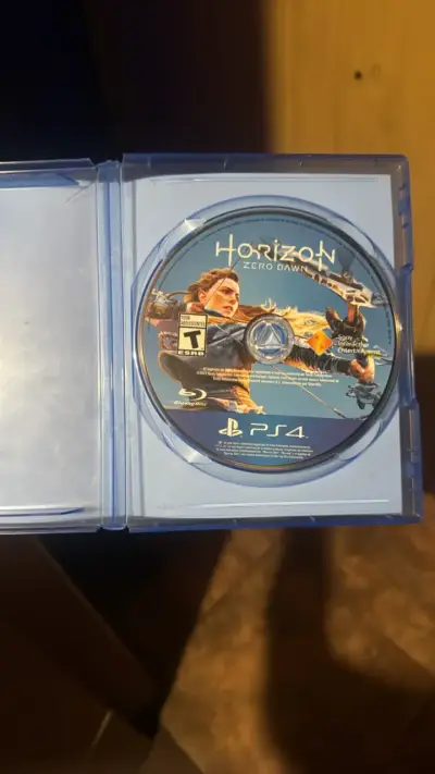 Juego PS4 Horizon Zero Dawn en buen estado - miniatura 3