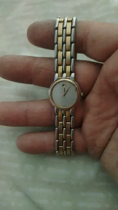 Reloj de pulsera bicolor elegante - miniatura 4