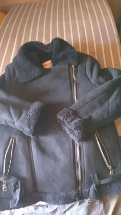 Chaqueta Icono negra con forro de lana - miniatura 3