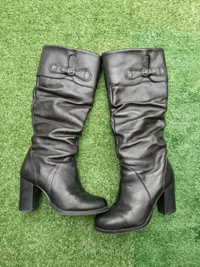 Botas de cuero negras con tacón alto - miniatura 1