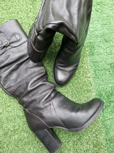Botas de cuero negras con tacón alto - miniatura 4