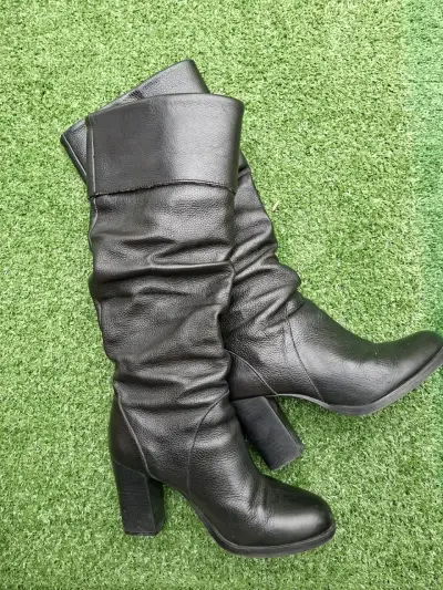 Botas de cuero negras con tacón alto - miniatura 6