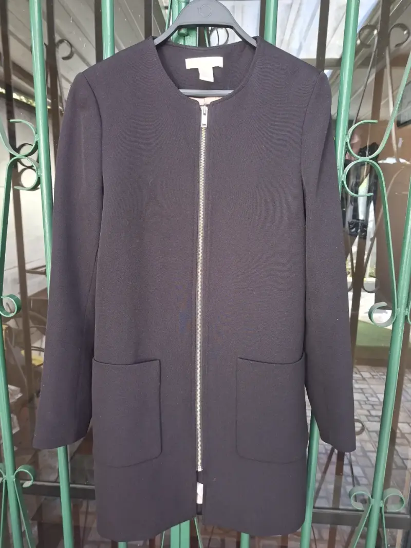Blazer negro de mujer con cierre - 2