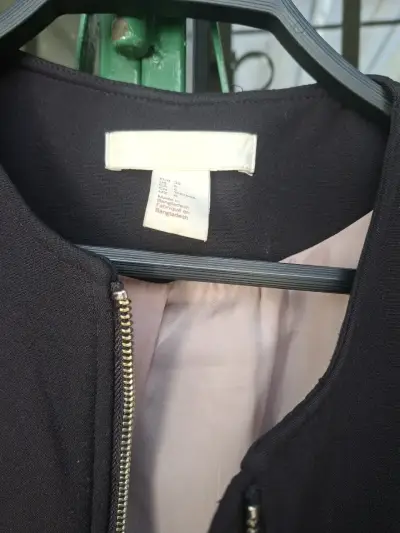 Blazer negro de mujer con cierre - miniatura 5