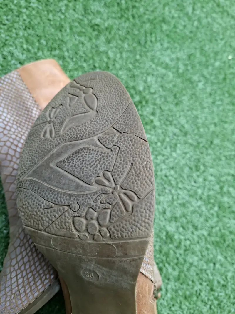 Botines de cuero con diseño reptil y tacón alto - 5