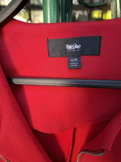 Chaqueta roja con cierre Mossimo talla XL - miniatura 3