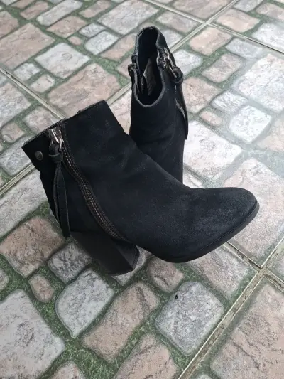 Botines de gamuza negros con tacón alto - miniatura 4