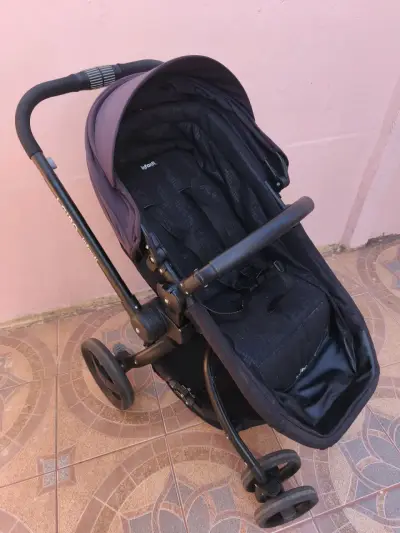 Coche de bebé Infanti gris con silla de auto - miniatura 3