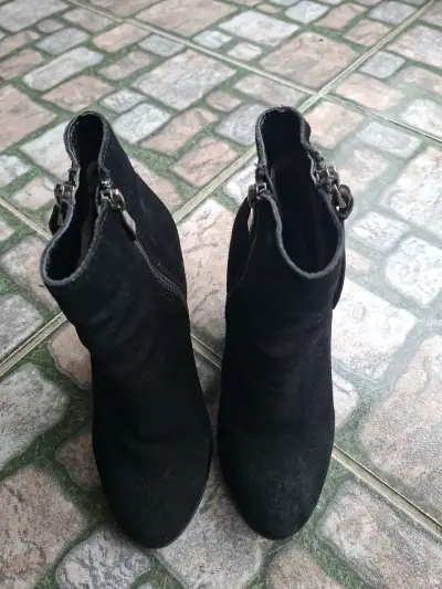 Botines de gamuza negros con tacón alto - miniatura 5