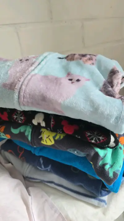 Pijamas de polar para niños ,son 6 enteritos - miniatura 1