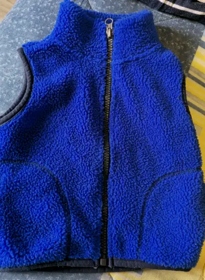 Se vende lote bebe talla 18 meses son 60 prendas - miniatura 6
