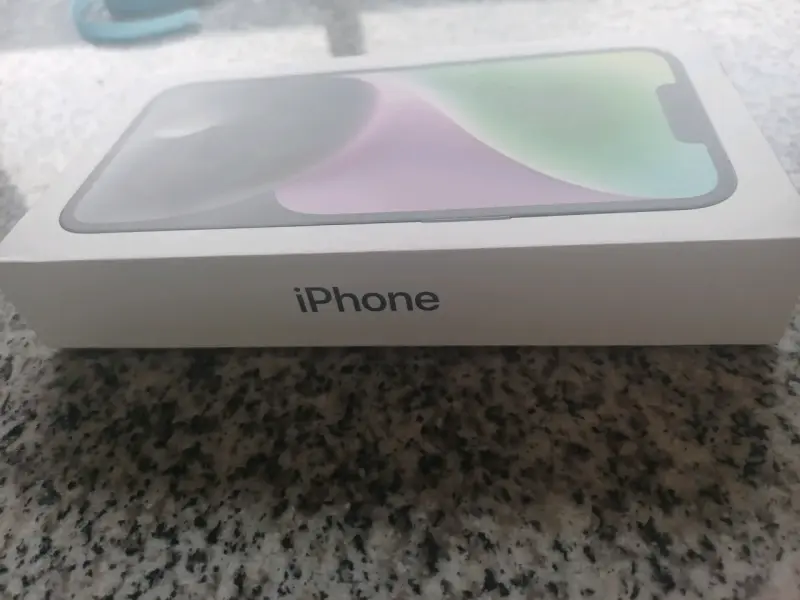 iPhone 13 en caja original color blanco - 2