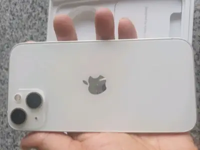 iPhone 13 en caja original color blanco - miniatura 3