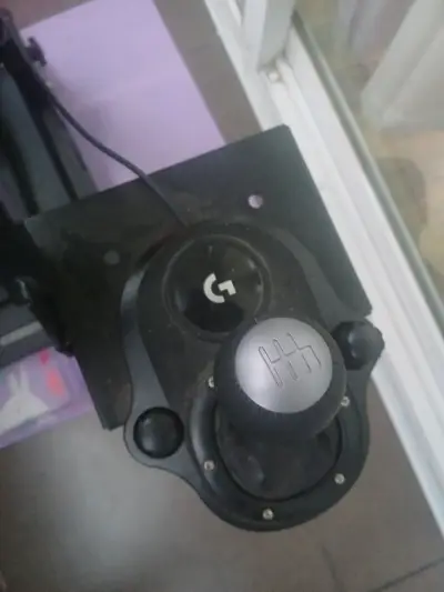 Volante de carreras Logitech G para PlayStation - miniatura 4