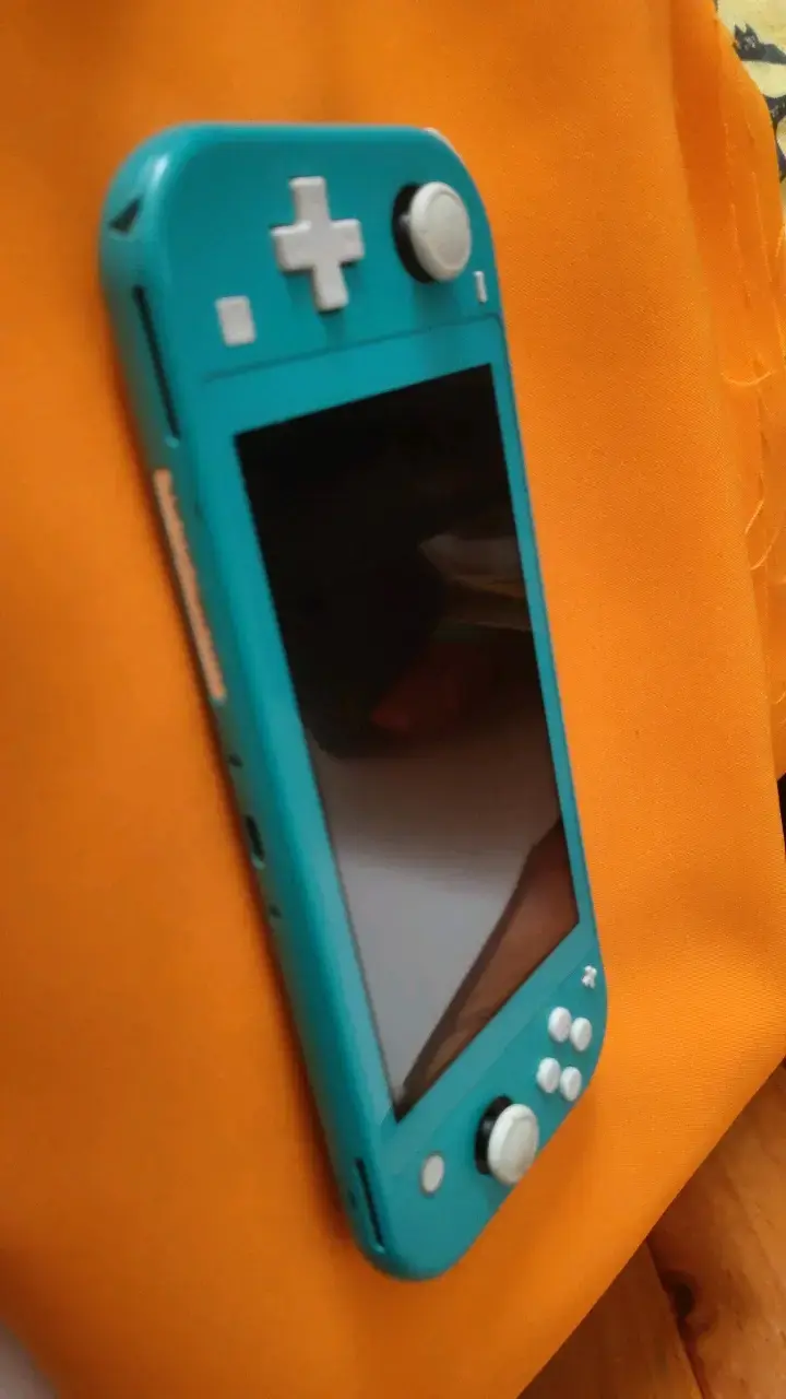 Nintendo Switch Lite con Mario karts y 128gb memor - 3