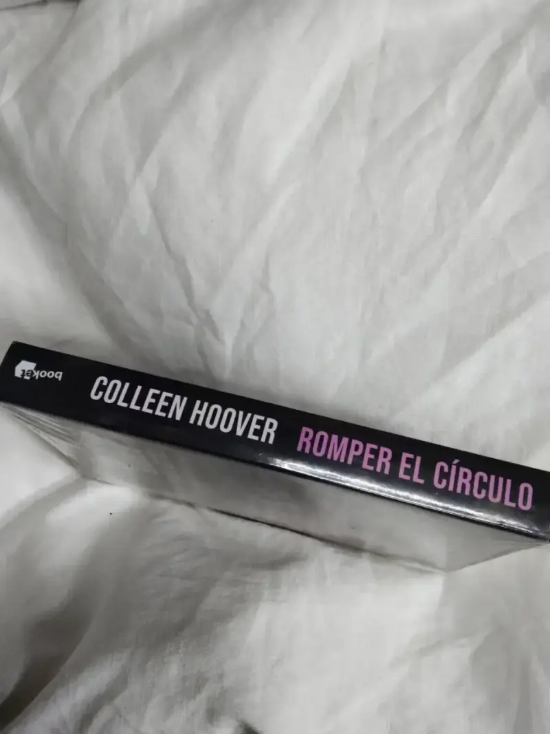 Libro 'Romper el Círculo' de Colleen Hoover - 2