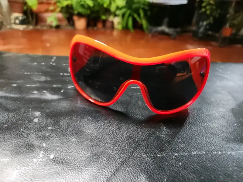 Gafas de Sol Deportivas Rojas Modernas - 1