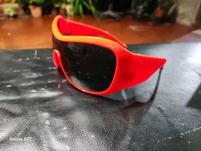 Gafas de Sol Deportivas Rojas Modernas - miniatura 2