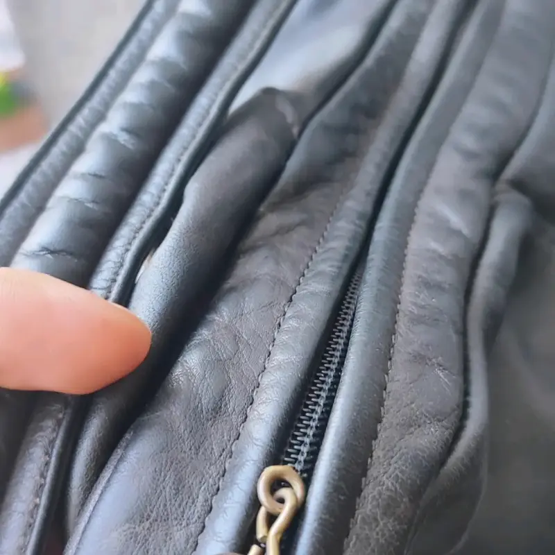 Cartera Hobo de Cuero Negro Stone Mountain - 3