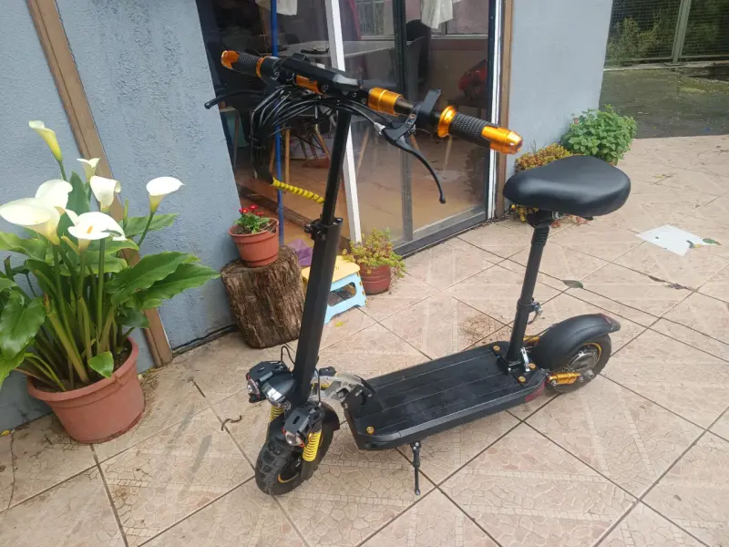 Scooter eléctrico con asiento y pantalla digital - 3