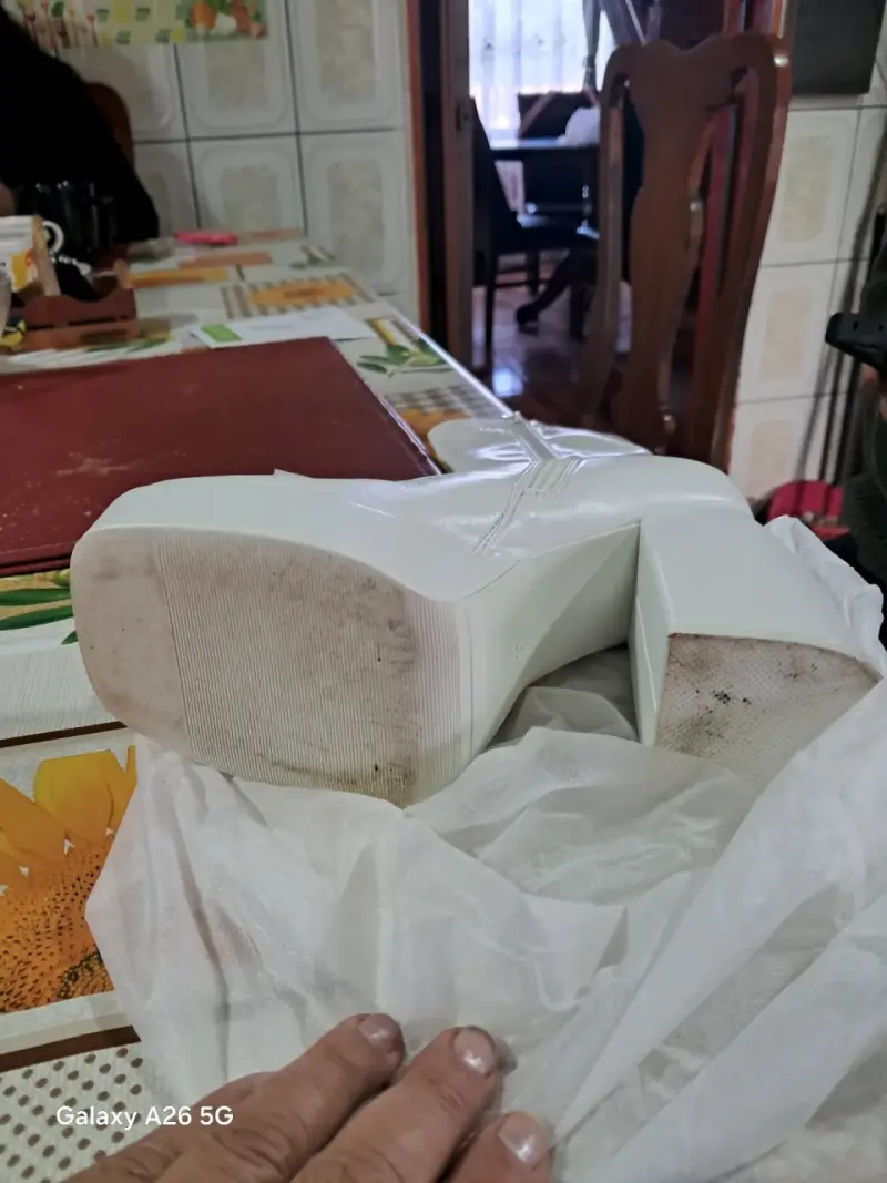 Botas blancas de plataforma con cierre lateral - 2