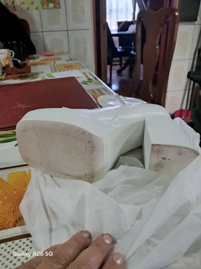 Botas blancas de plataforma con cierre lateral - miniatura 2