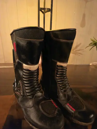 Botas de moto negras con protección - miniatura 3