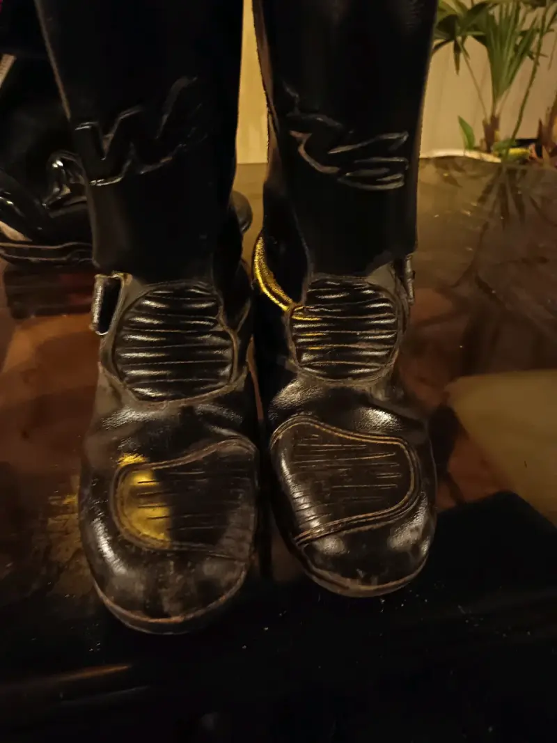 Botas de moto negras con protección