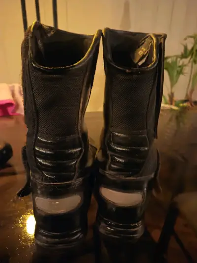 Botas de moto negras con protección - miniatura 2