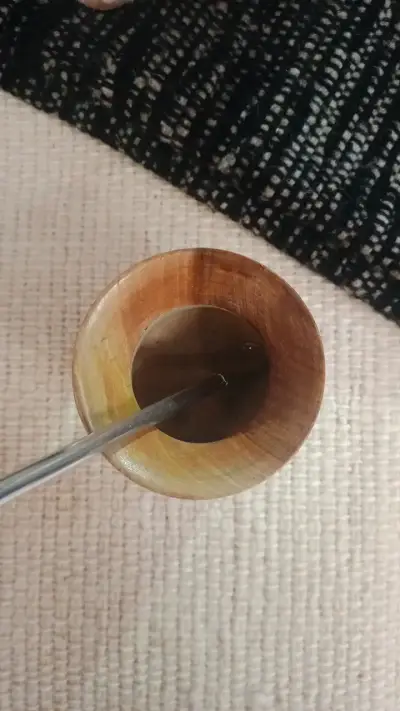 Mate de madera artesanal con bombilla - miniatura 2
