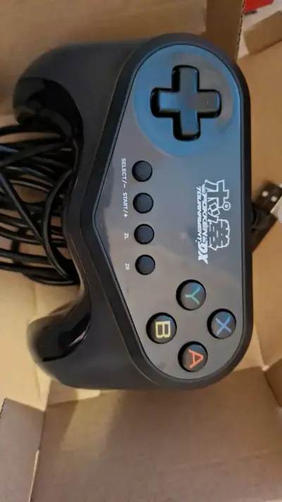 Controlador Pokkén Tournament DX Pro Pad para Nintendo Switch - miniatura 4