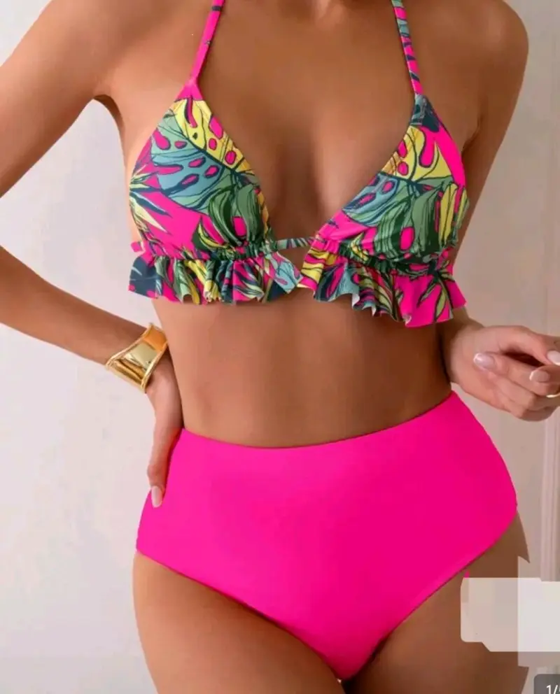 Bikini de dos piezas con estampado tropical y color fucsia - 1