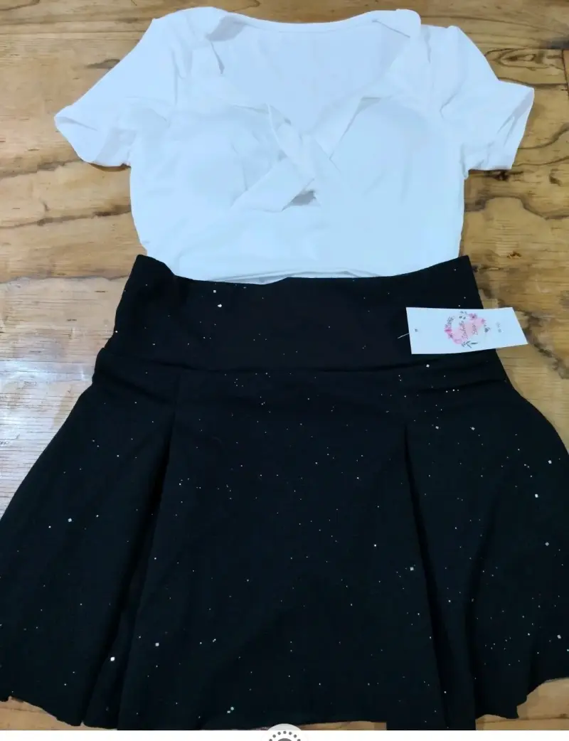 Conjunto de falda y top negro con brillo - 2