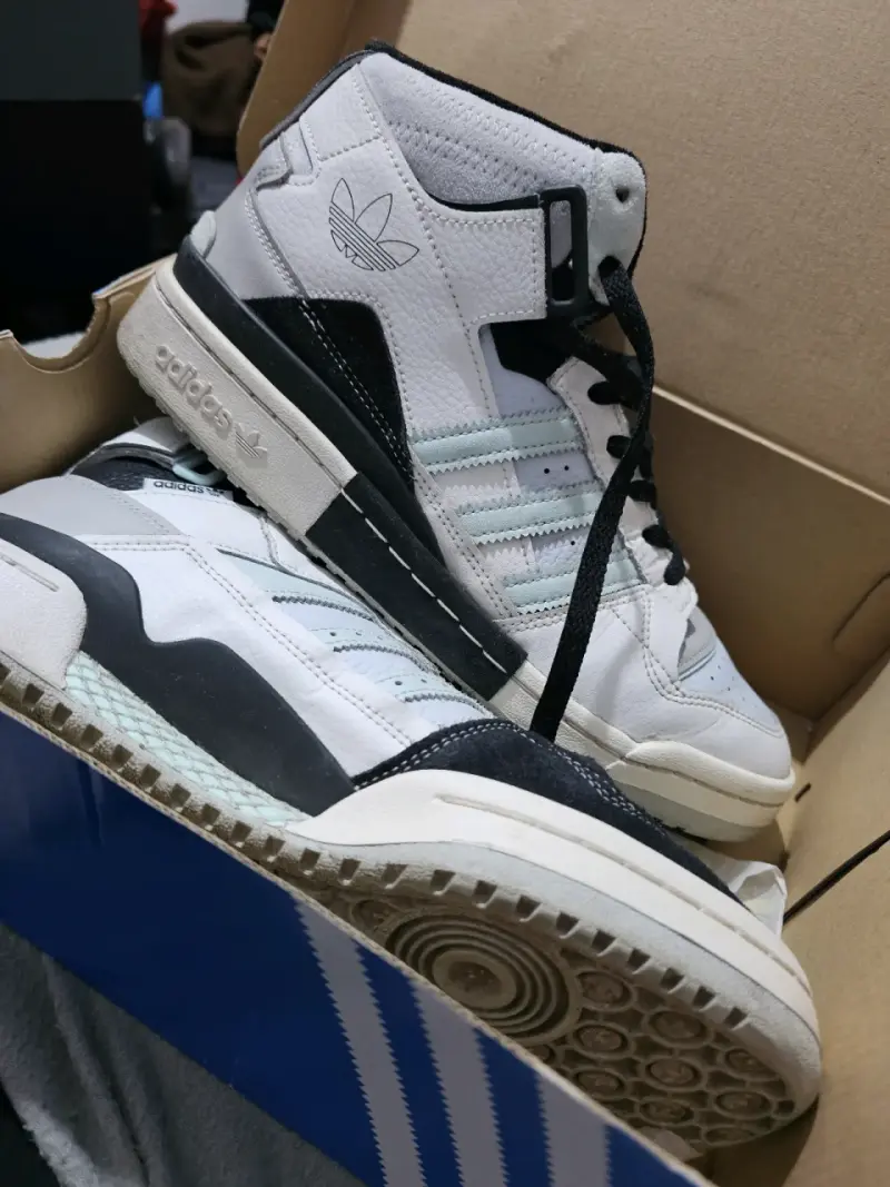 Zapatillas deportivas Adidas blancas y negras - 2