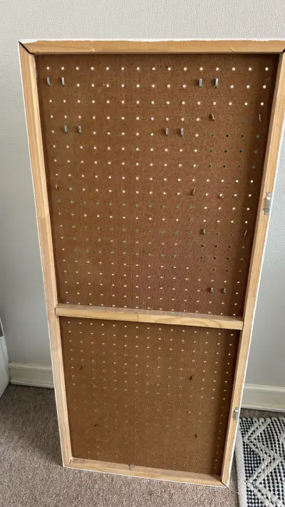 Panel organizador perforado con estantes - miniatura 4