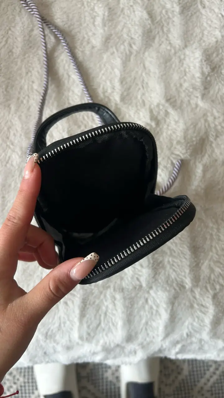 Mini bolso negro con cierre y correa - 2