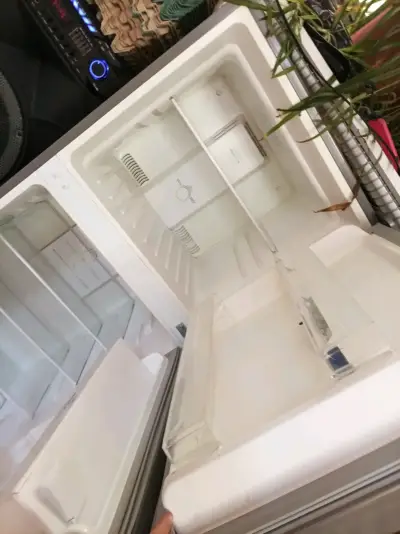 Refrigerador Mademsa con Dispensador de Agua - miniatura 2