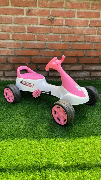 Auto de juguete para niños Fight rosa - miniatura 1