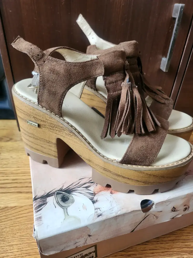 Sandalias de tacón alto con flecos marrones - 2