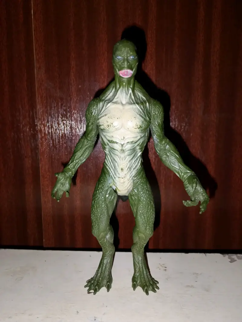 Figura de acción de lizard de spiderman