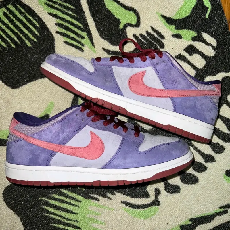 Zapatillas Nike Dunk Low Moradas y Rojas - 2
