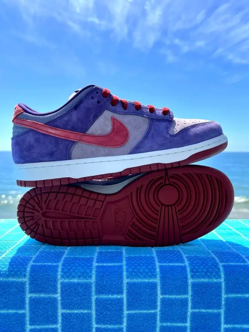 Zapatillas Nike Dunk Low Moradas y Rojas - 5