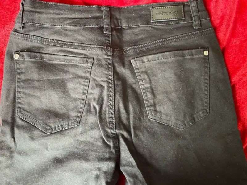Jeans negros para mujer marca University - 1
