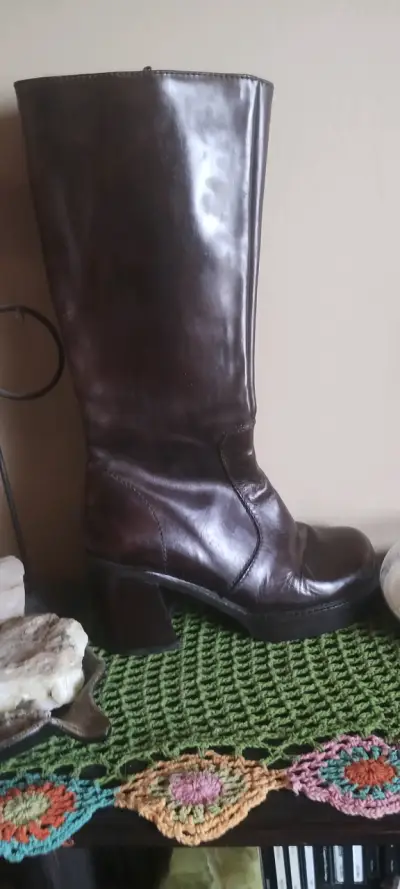 Botas de cuero marrón para mujer con tacón - miniatura 6