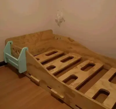 Cama de madera para niños con colchón incluido - miniatura 1