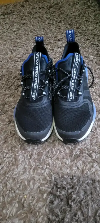 Zapatillas deportivas negras Adidas con detalles azules - miniatura 2